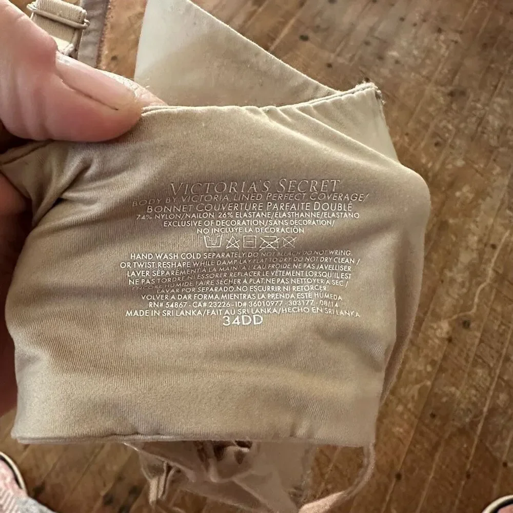 Victoria’s Secret 34DD Body by Victoria lined perfect coverage bra